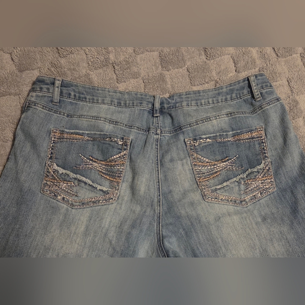 Womans Maurices Classic High-Rise Capri Light Washed Size 22w - Picture 11 of 11